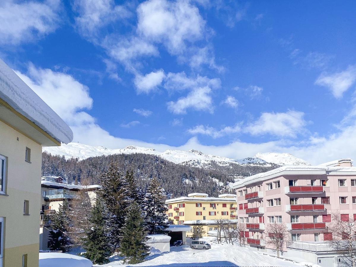 Zentrale Wohnung In St. Moritz Mit Grossem Balkon Exteriör bild