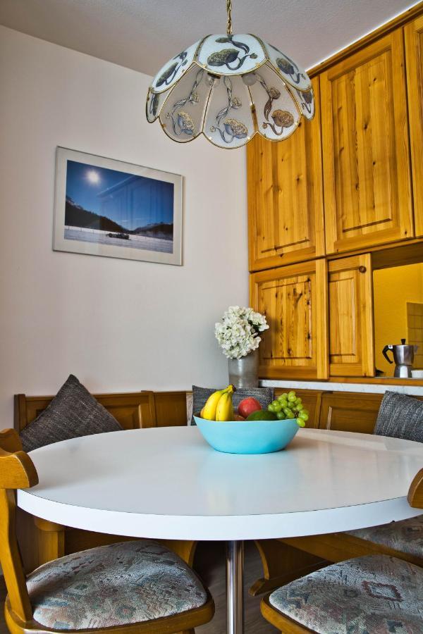 Zentrale Wohnung In St. Moritz Mit Grossem Balkon Exteriör bild